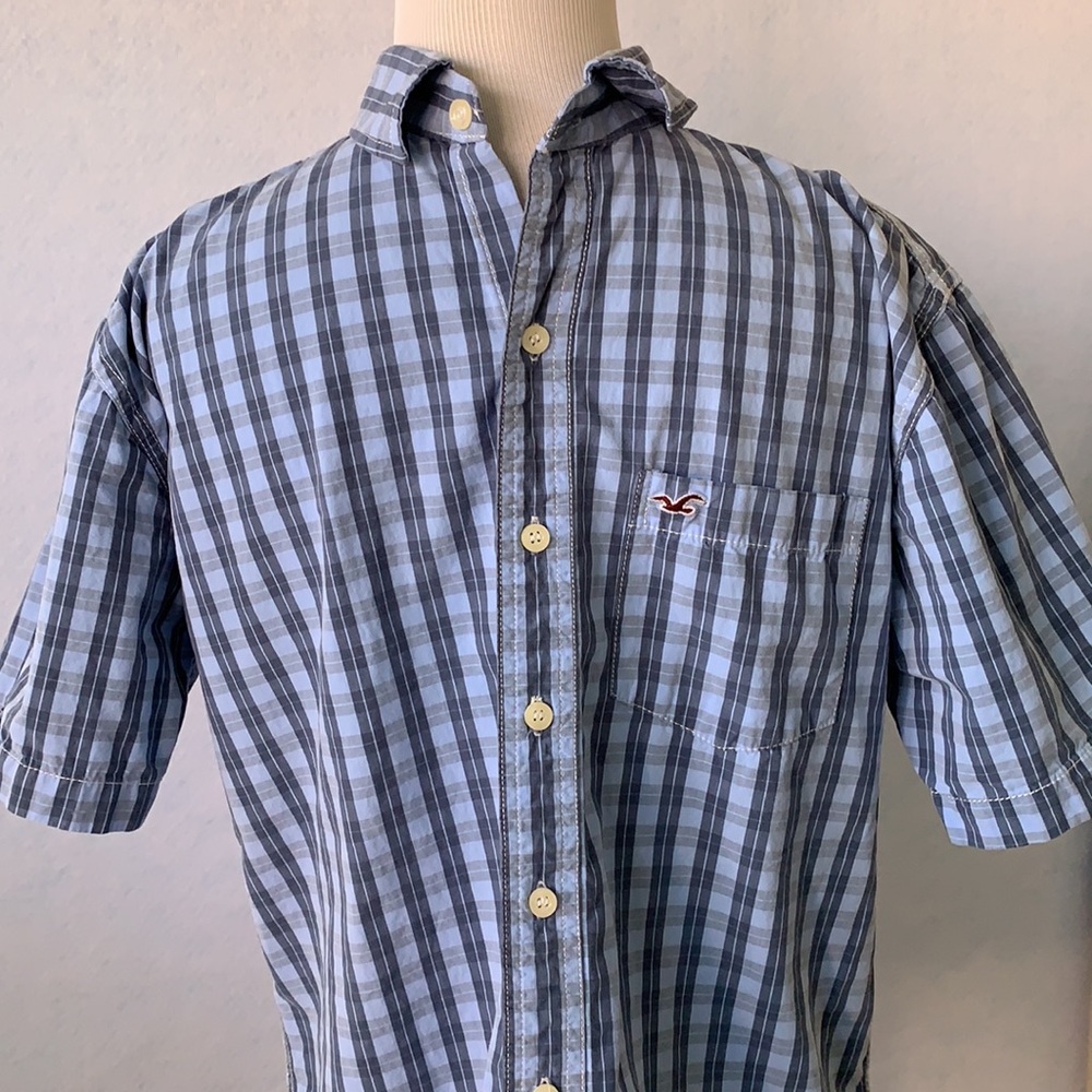 Hollister Plaid Button Down Short Sleeve Shirt - Picture 2 of 10